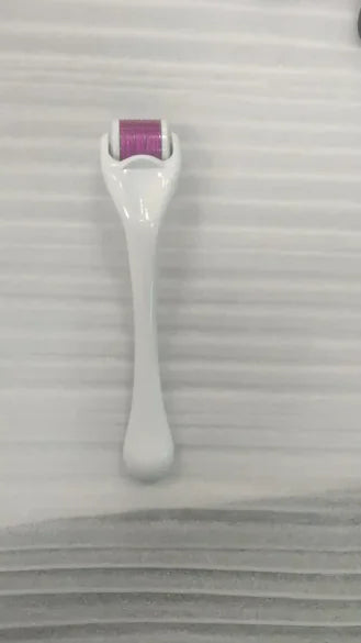 Derma Roller 540 Agujas de Titanio